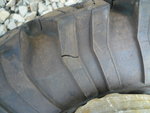 Détail du crampon quand on appuie sur le pneu