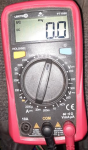 Multimètre en position Volt, curseur sur 200 m.png