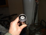 vient le tour du premier piston de guidage dans le cylindre